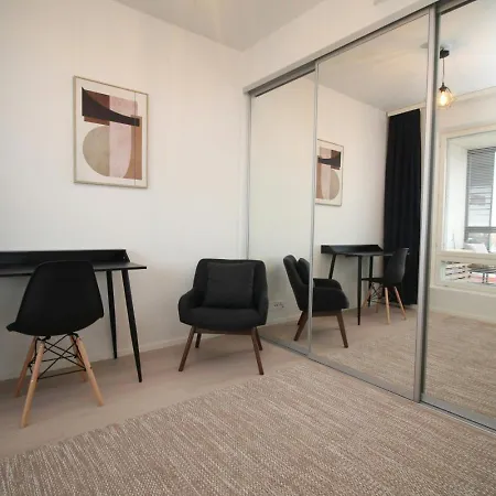 Apartment Spacious For 2 With Sauna In V