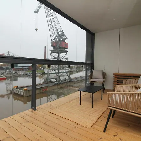 Spacious For 2 With Sauna In V 아파트