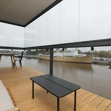 Spacious For 2 With Sauna In V 아파트 *