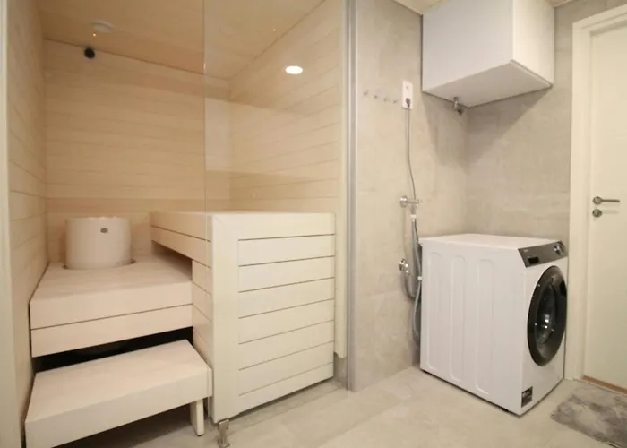 Spacious For 2 With Sauna In V 아파트