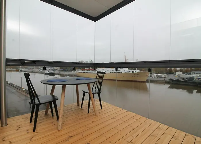 아파트 Spacious For 2 With Sauna In V *