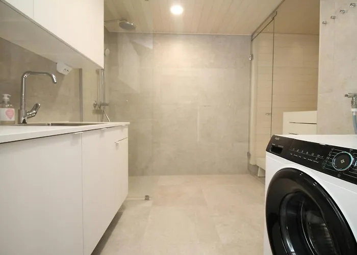 Spacious For 2 With Sauna In V * 투르쿠