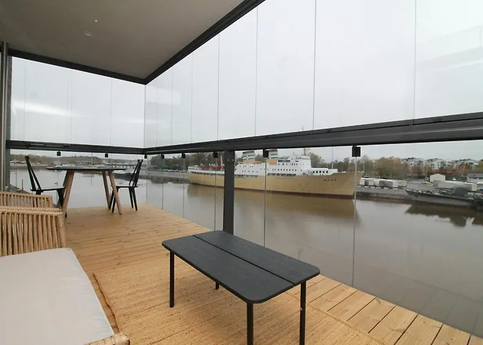 Spacious For 2 With Sauna In V 아파트 *